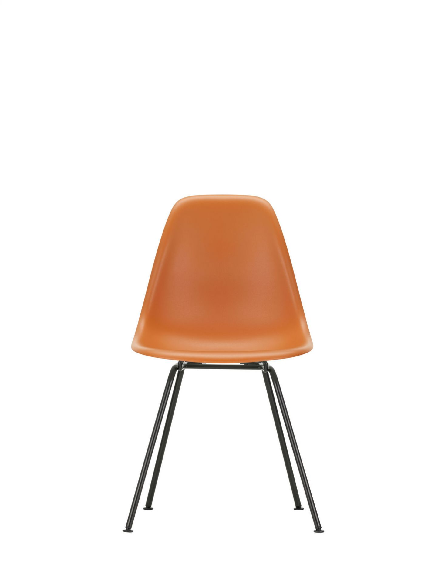 Eames Plastic Side Chair DSX Stuhl von Vitra in Orange mit verchromtem Gestell.