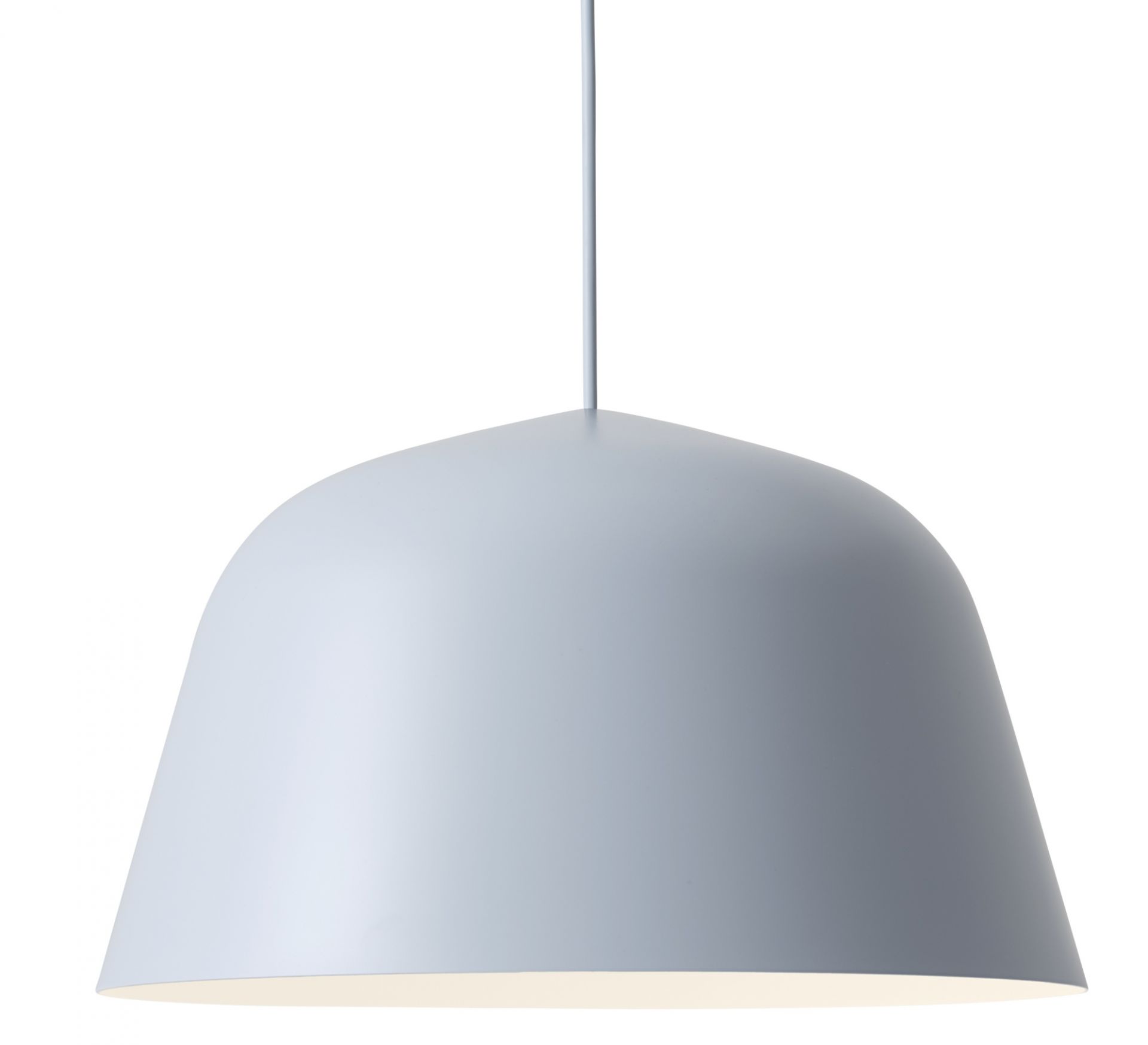 Hellblaue Ambit Pendelleuchte von Muuto, moderne Hängelampe für Wohnzimmer und Esszimmer.