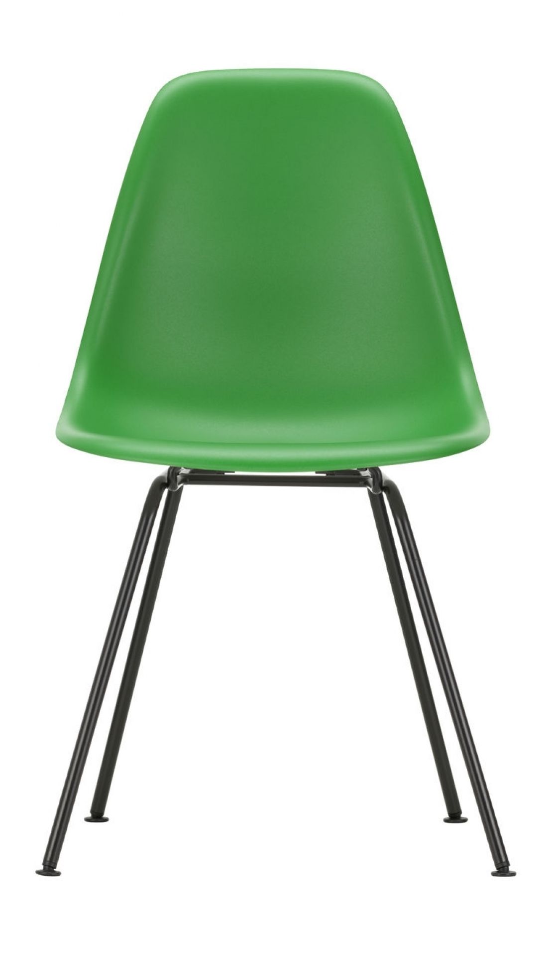 Grüner Eames Plastic Side Chair DSX Stuhl von Vitra mit verchromtem Gestell, Frontansicht.