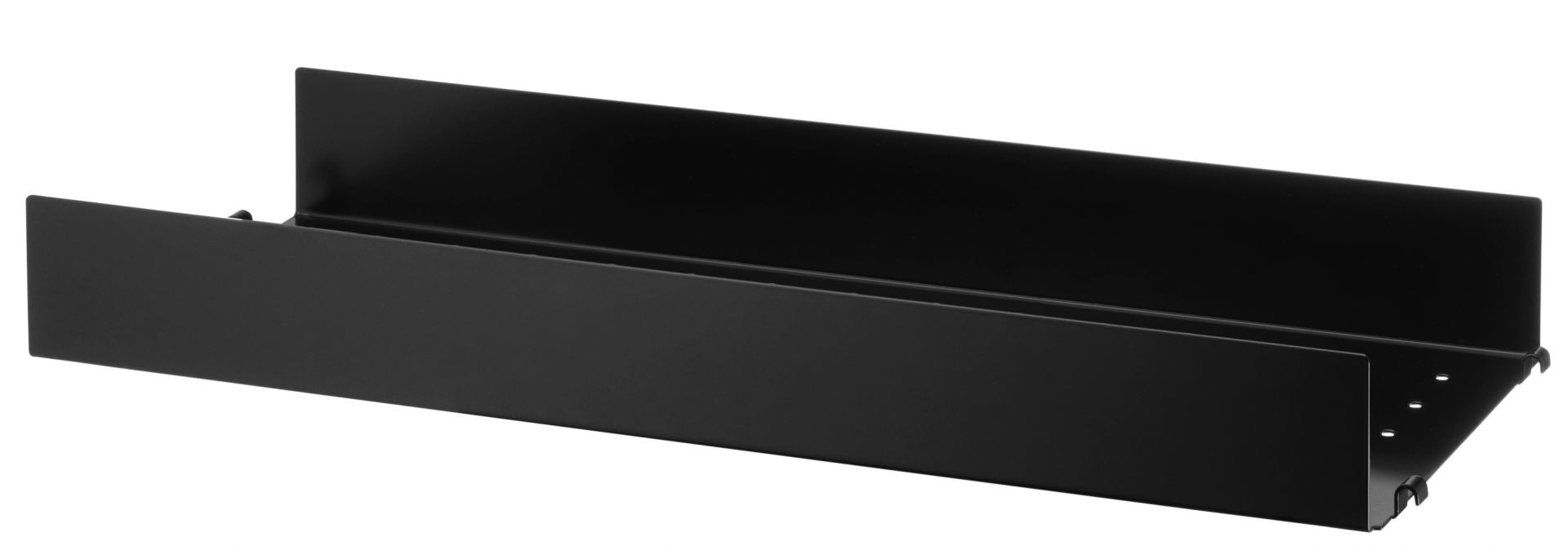 Schwarzer String Furniture Regalboden aus Metall mit hoher Kante, 58 cm breit.