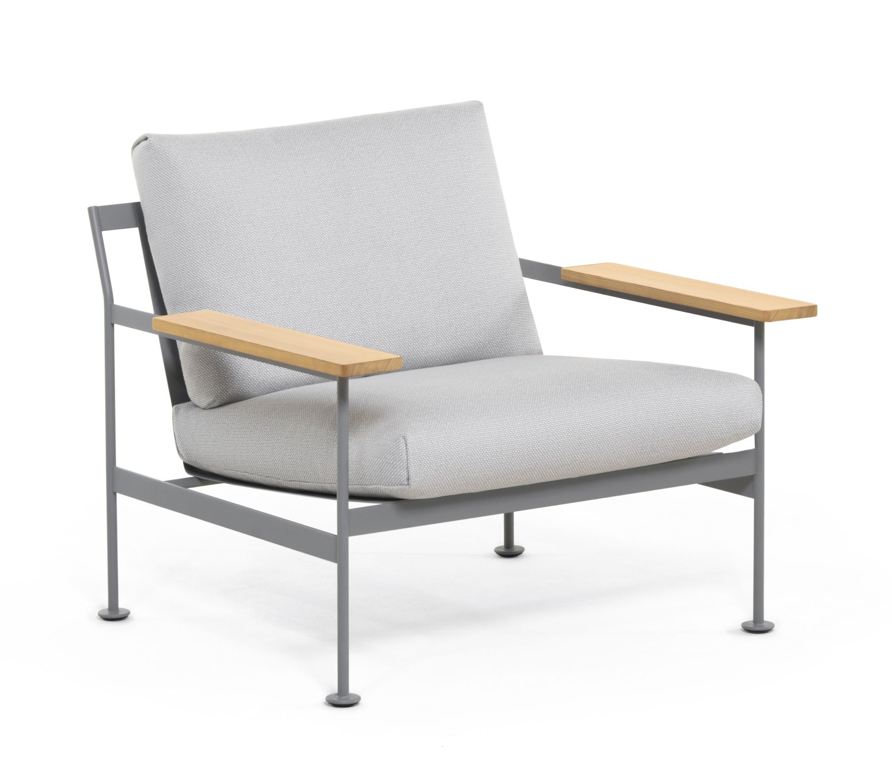 Grauer Jugo Sessel von Prostoria mit Holzarmlehnen und minimalistischem Design. Moderner Loungesessel für Wohnzimmer.