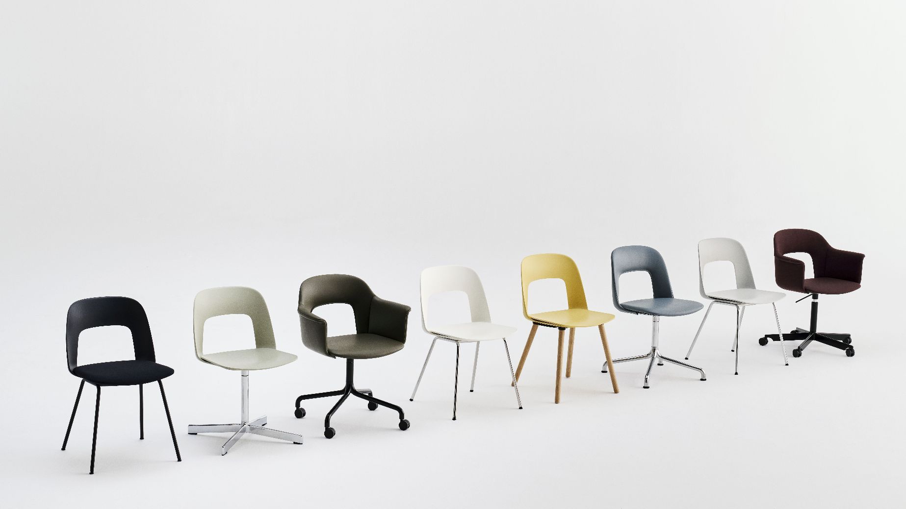 Layout Armchair 251 Fauteuil met 4-sterrenvoet, draaivoet met gebogen voetkruis Hay