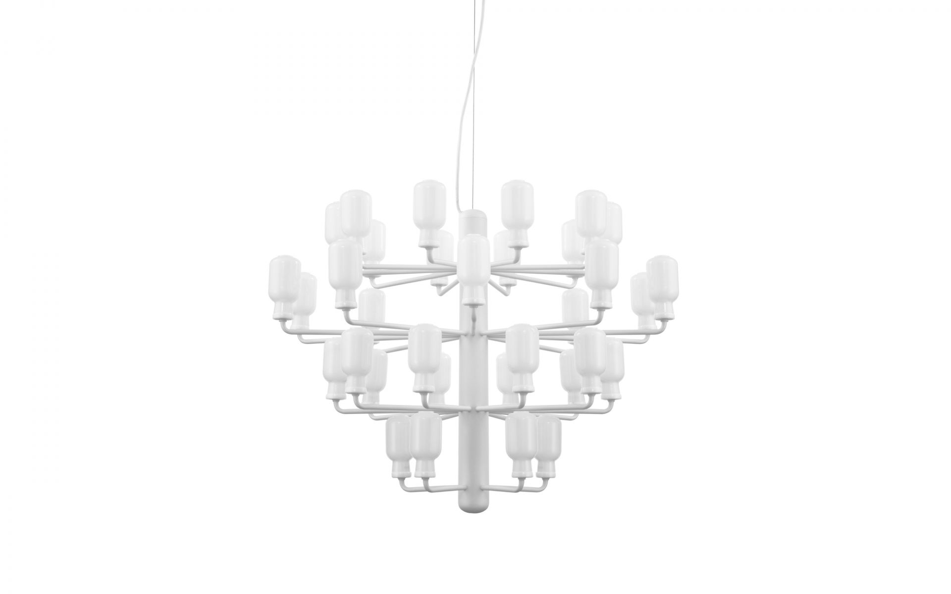 Weiße Amp Chandelier Pendelleuchte mit vielen kleinen Lampenschirmen, modernes Design für Wohnzimmer und Esszimmer.