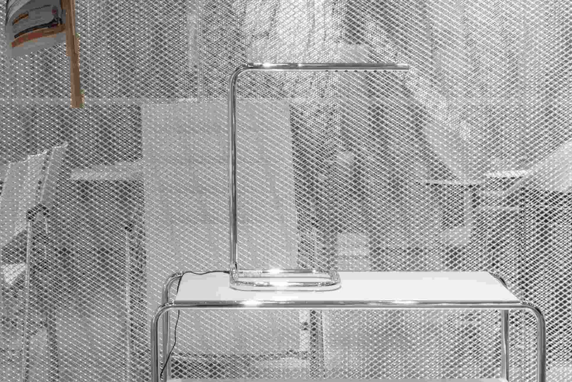 Lum 50 tafellamp Thonet - verchroomd