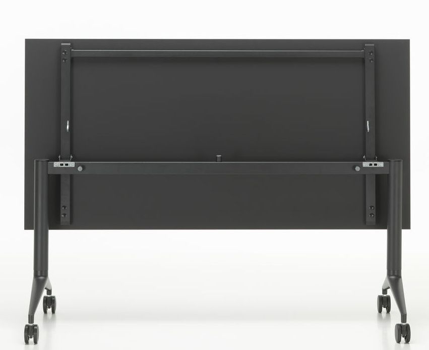 Ansicht der Unterseite des schwarzen MedaMorph Klapptischs von Vitra mit Rollen und Klappmechanismus.