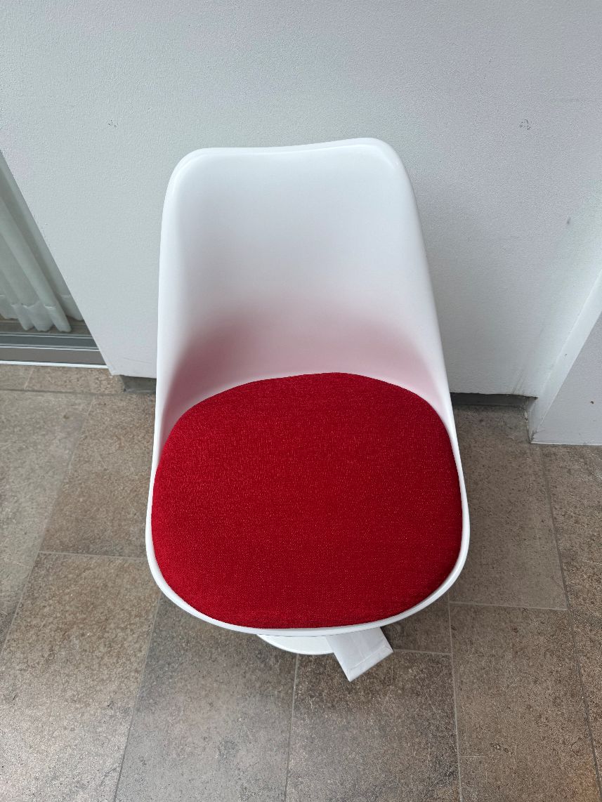 Tulip Chair draaistoel Knoll International TENTOONSTELLINGSSTUK