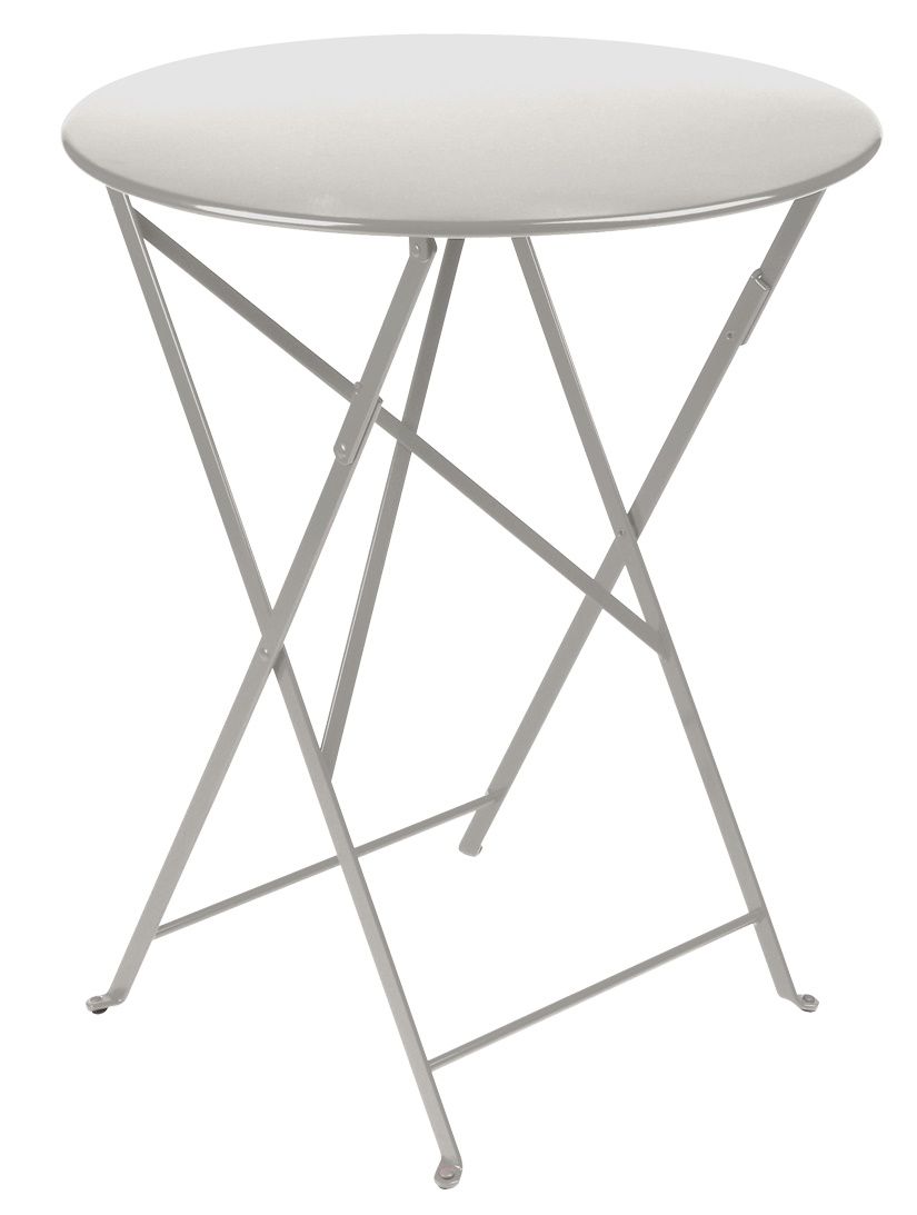 Fermob Bistro+ Tisch für den Außenbereich, runder, klappbarer Gartentisch aus Metall in Hellgrau.