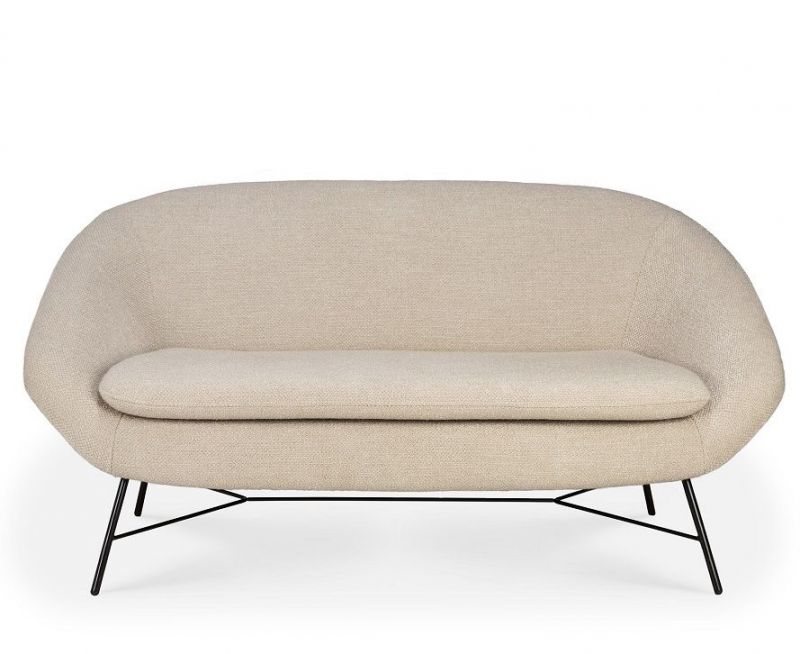 Barrow Sofa 2-Sitzer in Off White: Modernes Stoffsofa mit schwarzem Metallgestell.