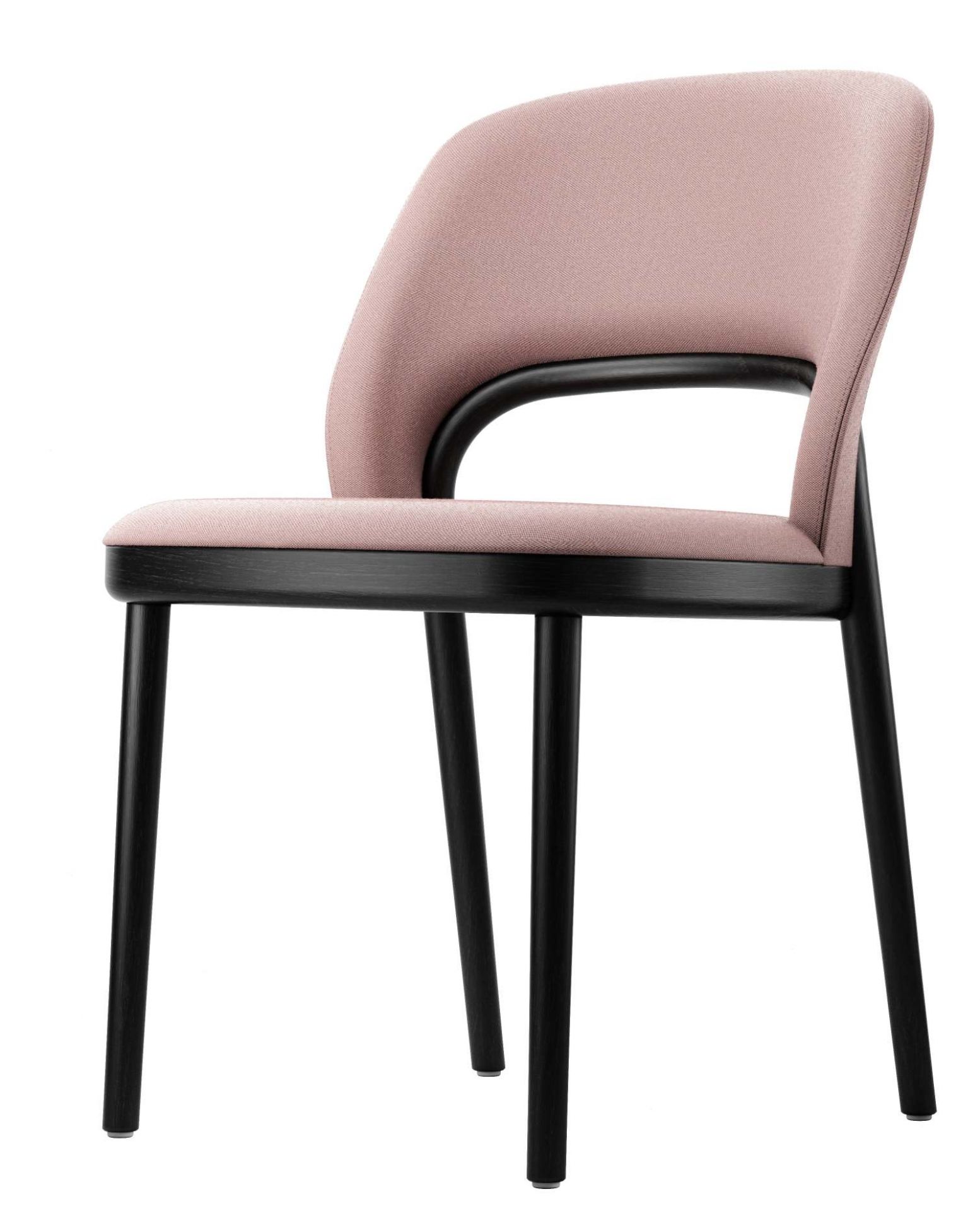 Thonet 520 P Stuhl mit rosa Polsterung und schwarzem Holzgestell, moderne Sitzmöbel für Esszimmer.