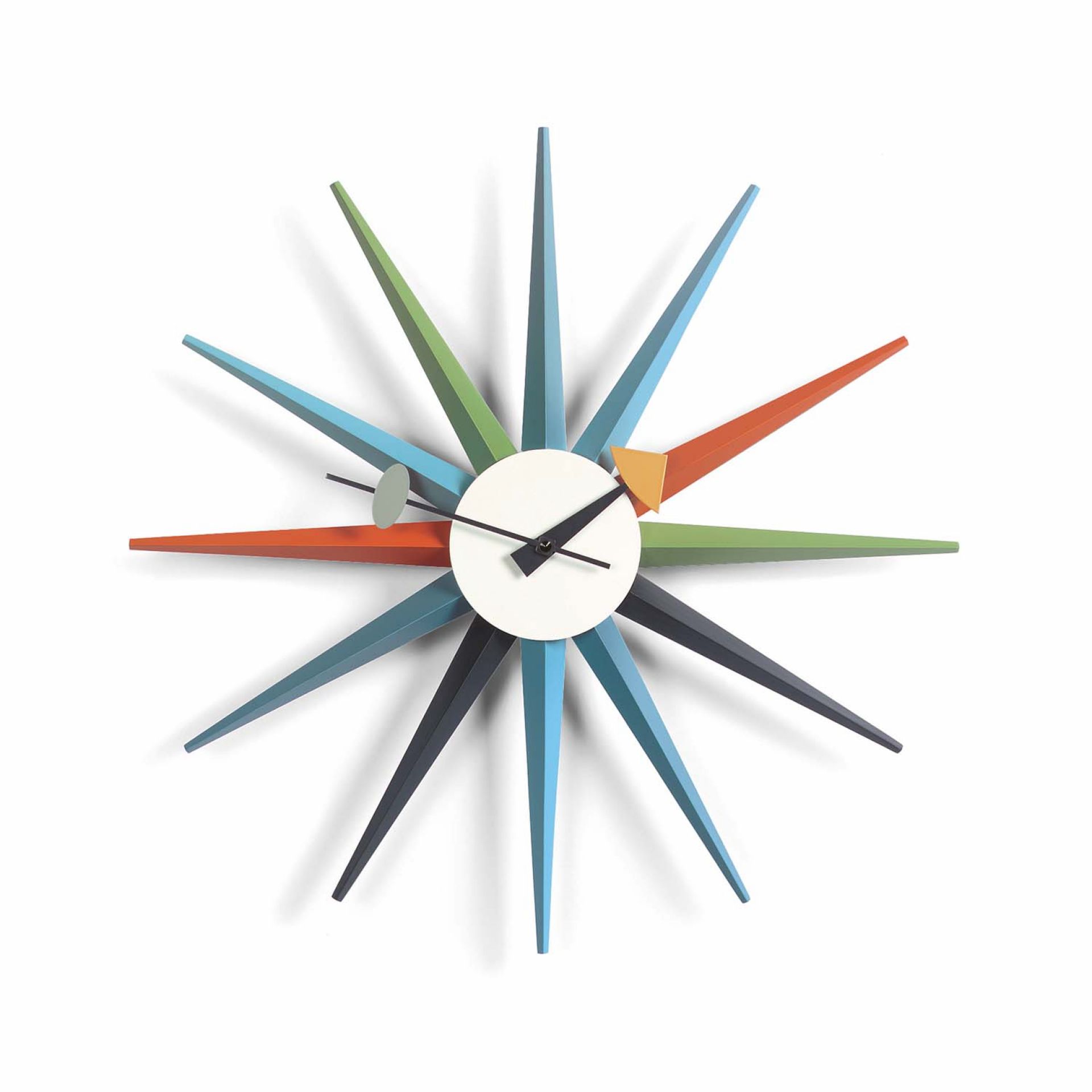 Mehrfarbige Sunburst Clock Wanduhr von Vitra, modernes Design mit bunten Holzstrahlen.