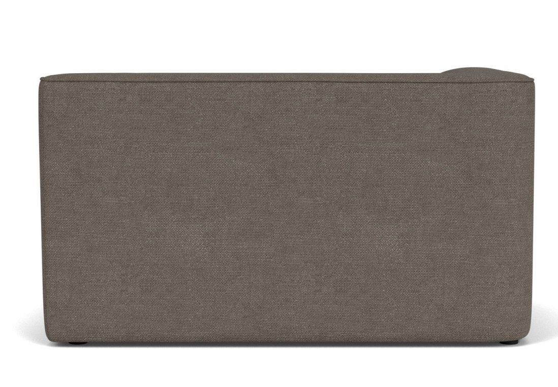 Detailansicht des Eave Modular Sofas von Audo Copenhagen, Eckmodul in braunem Stoffbezug.