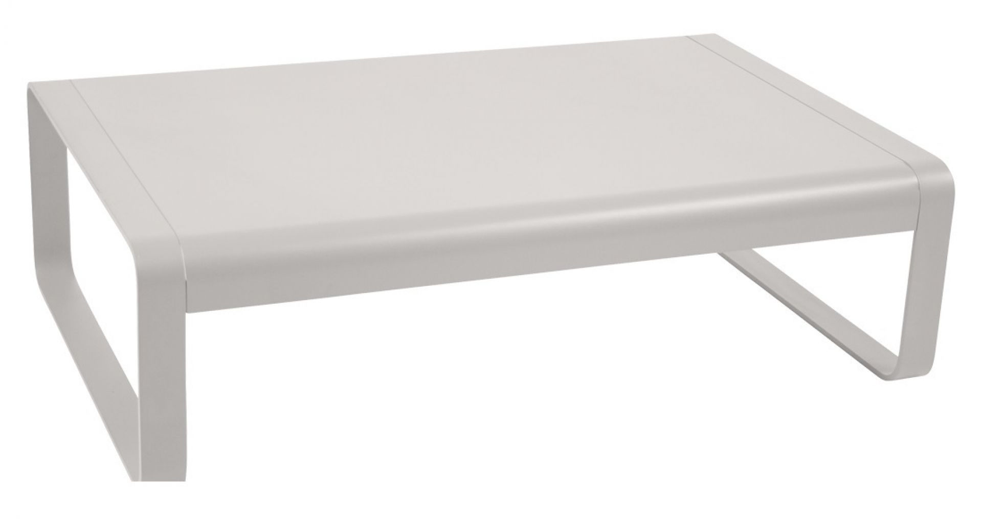 Bellevie Outdoor Low Table: Moderner, niedriger Beistelltisch von Fermob in hellem Grau für den Garten.