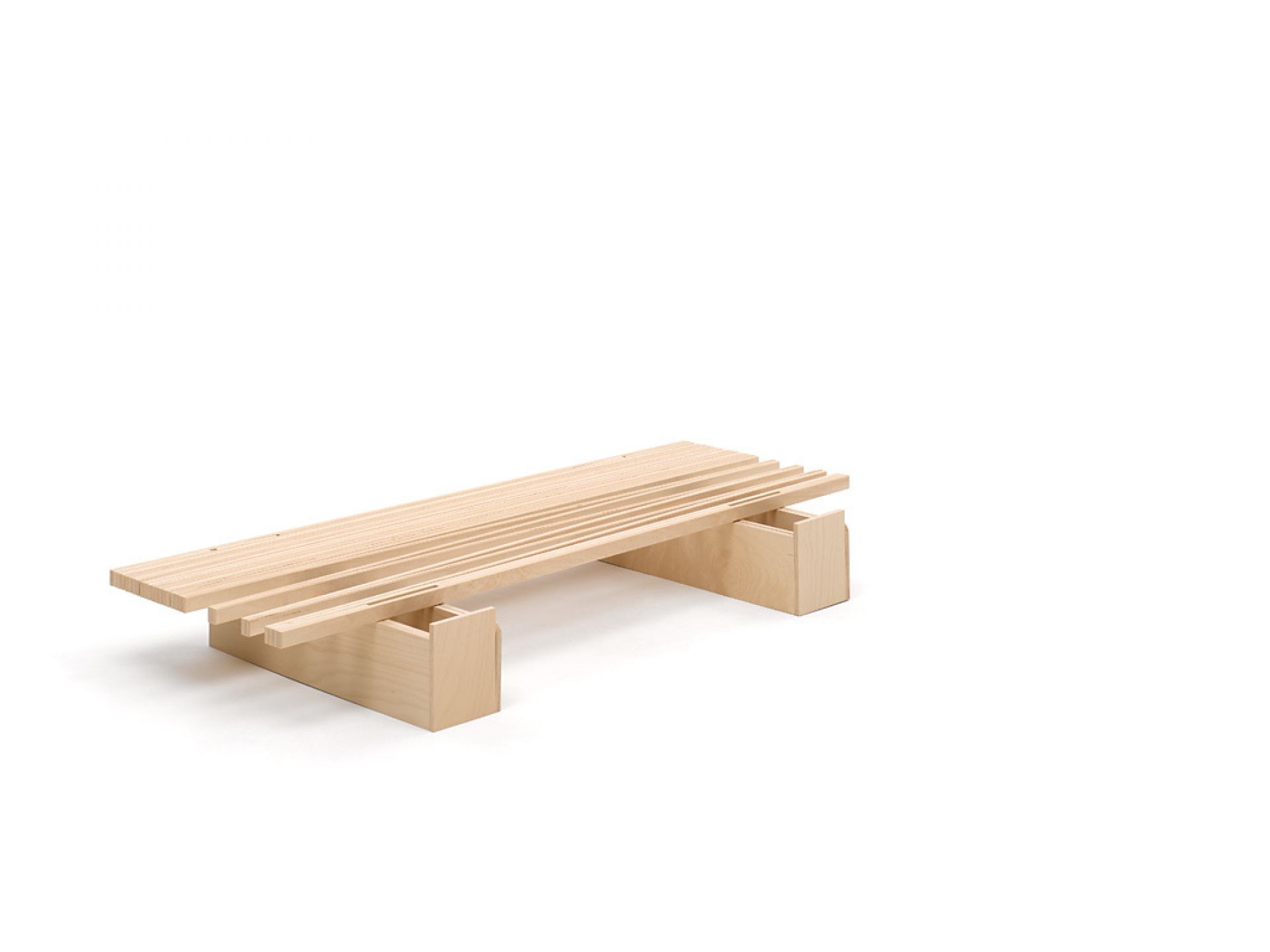 Tojo V Bett 90/180: Einzelbett aus unbehandeltem Holz, Lattenrost und Bettgestell im minimalistischen Design.