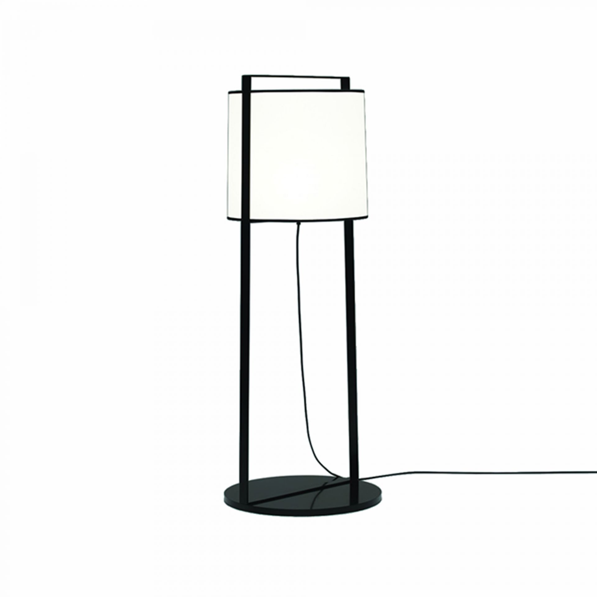 Schwarze Macao Stehleuchte von Tooy mit rechteckigem Lampenschirm und modernem Design.