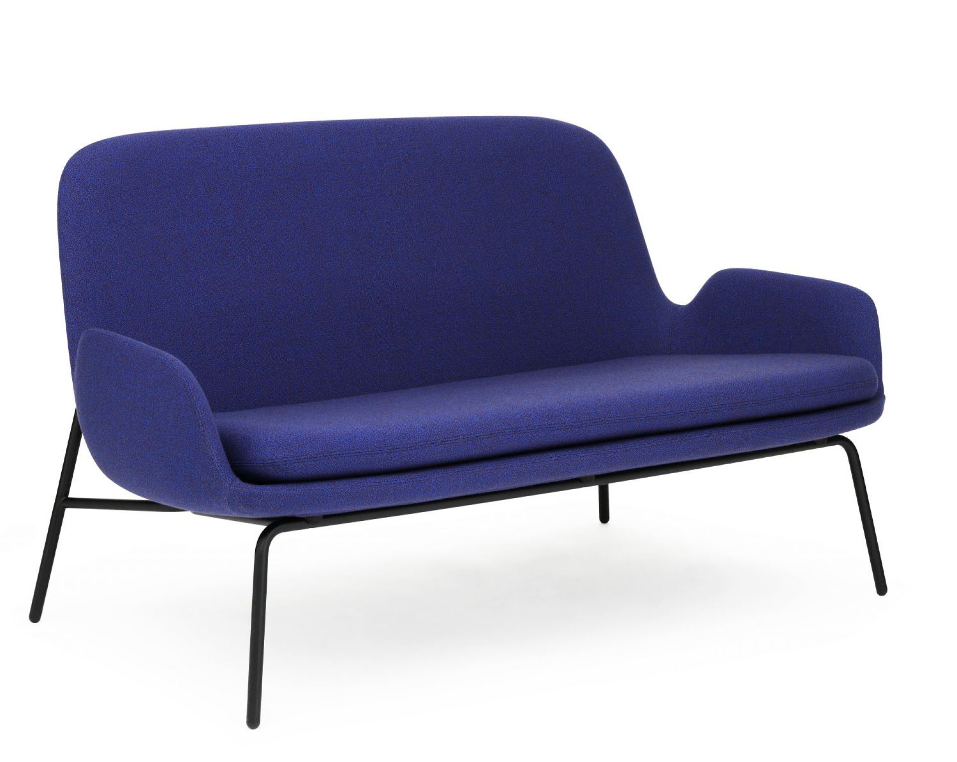 Blaues Era Sofa von Normann Copenhagen mit schwarzem Metallgestell. Modernes Design.