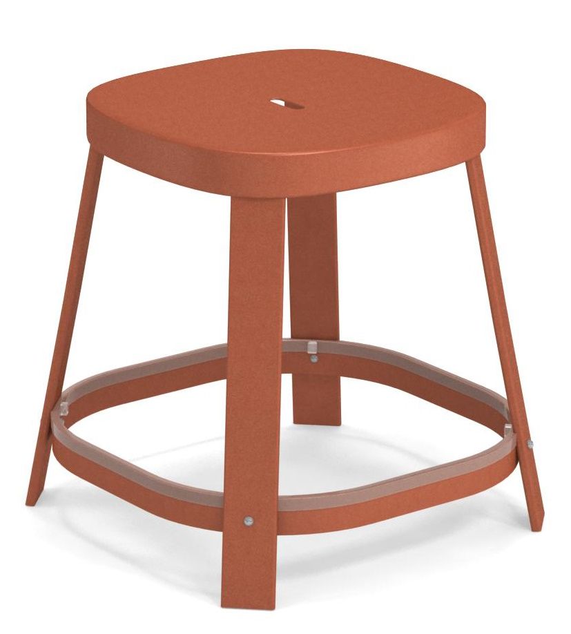 Thor Dining Stool: Niedriger, terrakottafarbener Barhocker von Emu für den Außenbereich, modernes Design.