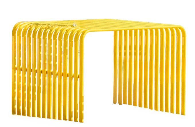 Gelber Campus Tisch von Jan Kurtz für den Außenbereich, modernes Design mit Stahlrohr.