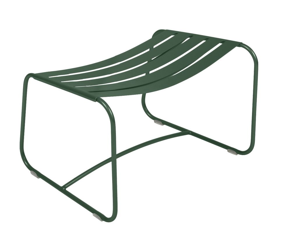 Fermob Surprising Fußhocker für den Außenbereich, dunkelgrüner Metall-Hocker mit Lattenrost-Sitzfläche, modernes Gartenmöbel-Design.