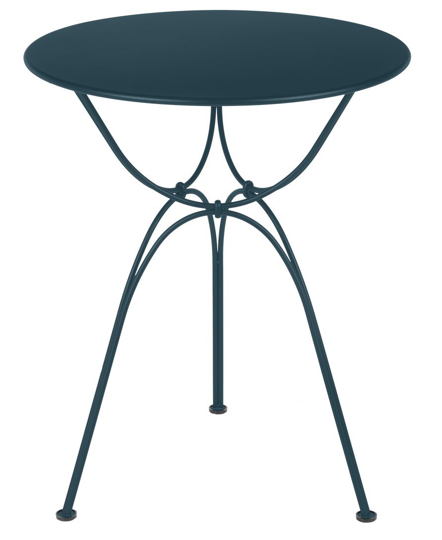 Airloop Tisch Ø 60 cm von Fermob: Runder, petrolfarbener Outdoor-Tisch mit filigranem Metallgestell.