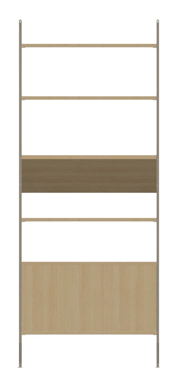 Wohnzimmer KONFIGURATIONEN L4 String Furniture Regalsystem mit hellen Holzregalböden und Seitenteilen aus Metall.