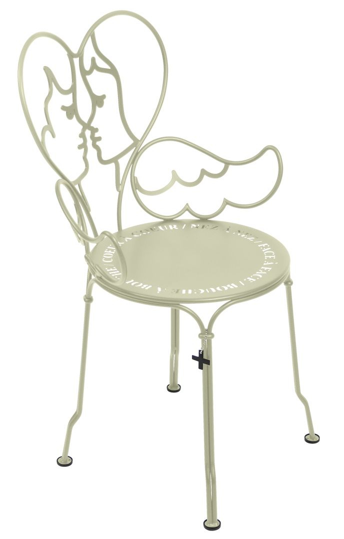 Fermob Ange Stuhl für den Außenbereich, hellgrüner Metallstuhl mit Herz- und Flügeldesign, Gartenmöbel.