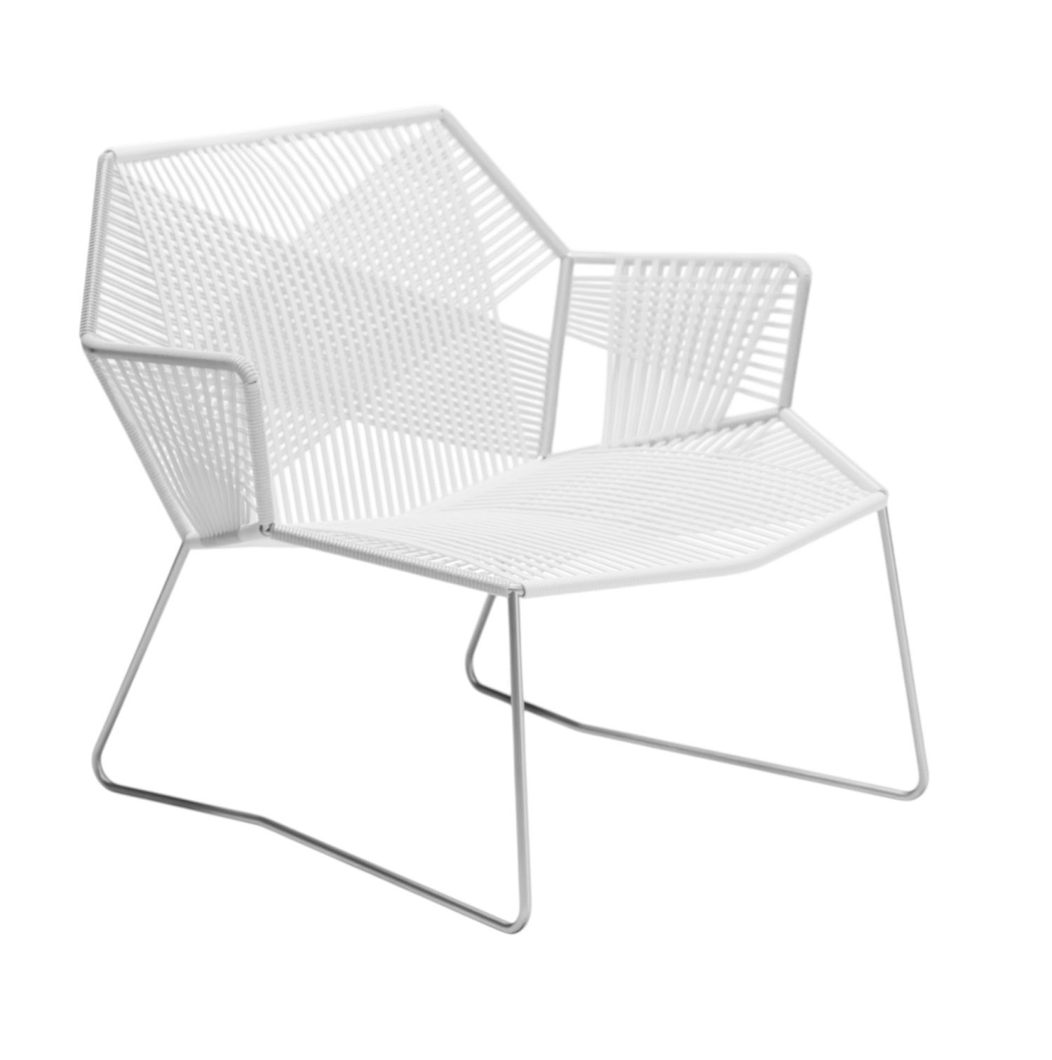 Weißer Tropicalia Lounge Sessel von Moroso für den Außenbereich, minimalistisches Design mit Stahlgestell und geflochtenen Schnüren.