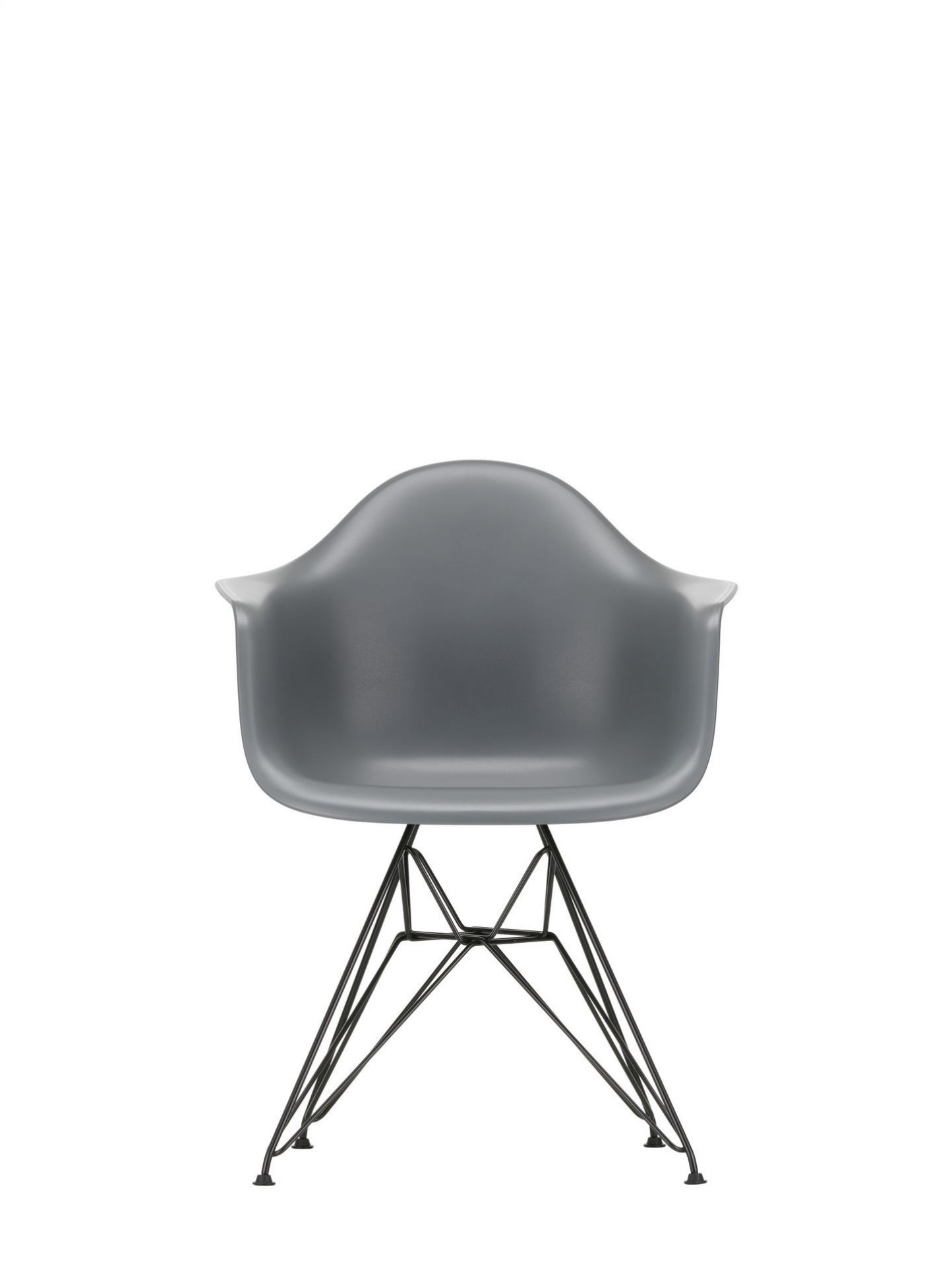 Nahaufnahme des Eames Plastic Arm Chair DAR Stuhl Vitra in Schwarz mit filigranem Drahtgestell.