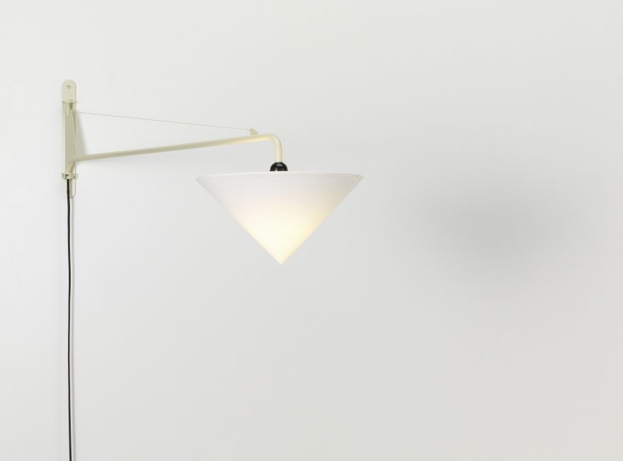 Vitra Potence Wandleuchte mit Abat-Jour Conique Lampenschirm, Designklassiker für Wohnzimmer und Schlafzimmer.