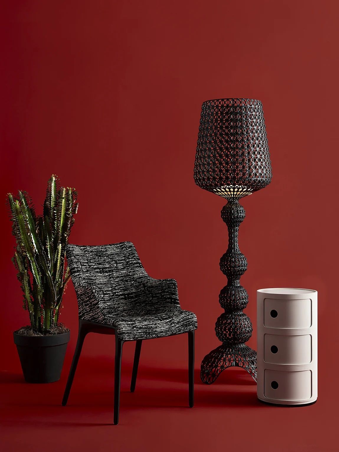 Kartell Componibili 3er Element in Violett: Modulares Aufbewahrungsmöbel mit drei Fächern für stilvolle Ordnung.