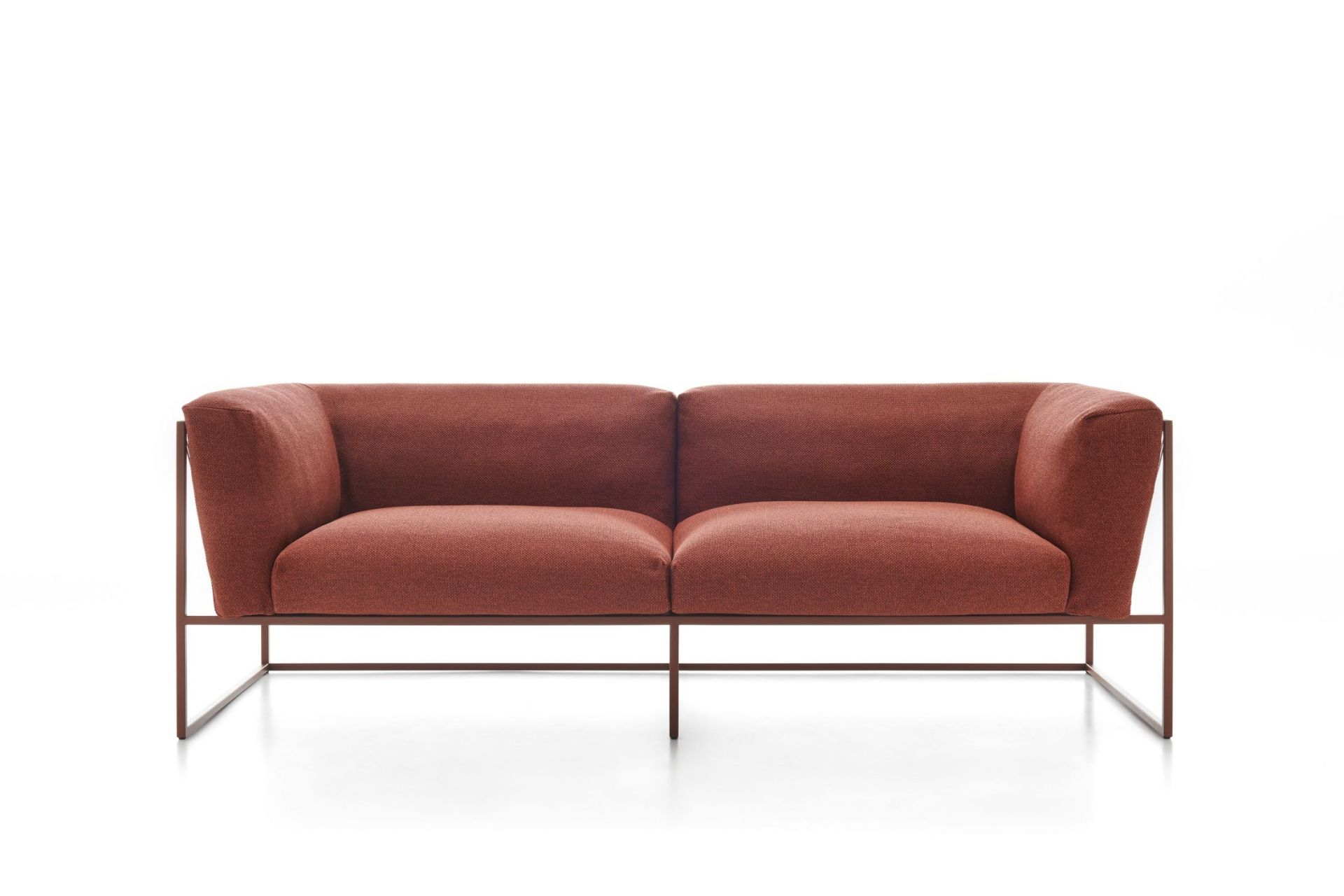 Arpa Sofa von MDF Italia, 3-Sitzer Outdoor Sofa in Terrakotta mit Metallgestell.
