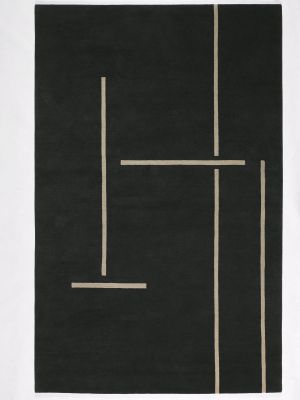 Monolith Teppich 200x300cm ClassiCon: Schwarzer Teppich mit beigen, geradlinigen Mustern für modernes Wohnen.