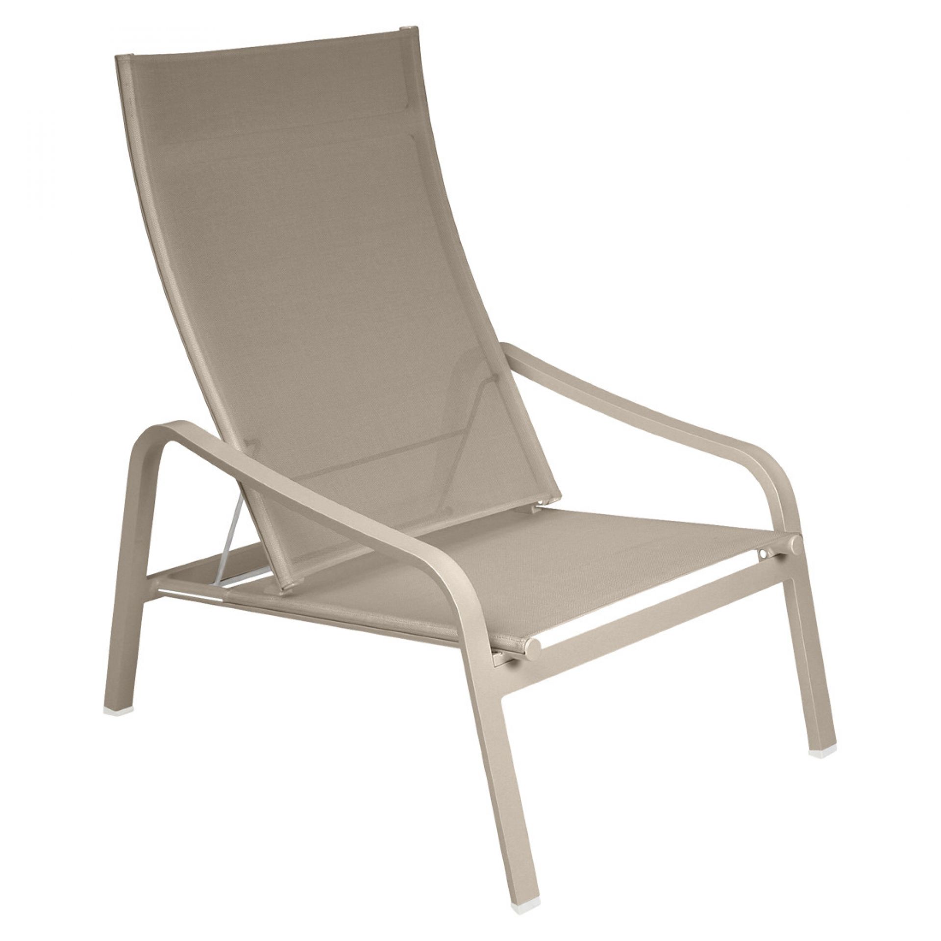 Alizé Niedriger Sessel von Fermob, ein bequemer Outdoor-Sessel aus Metall und wetterfestem Stoff.