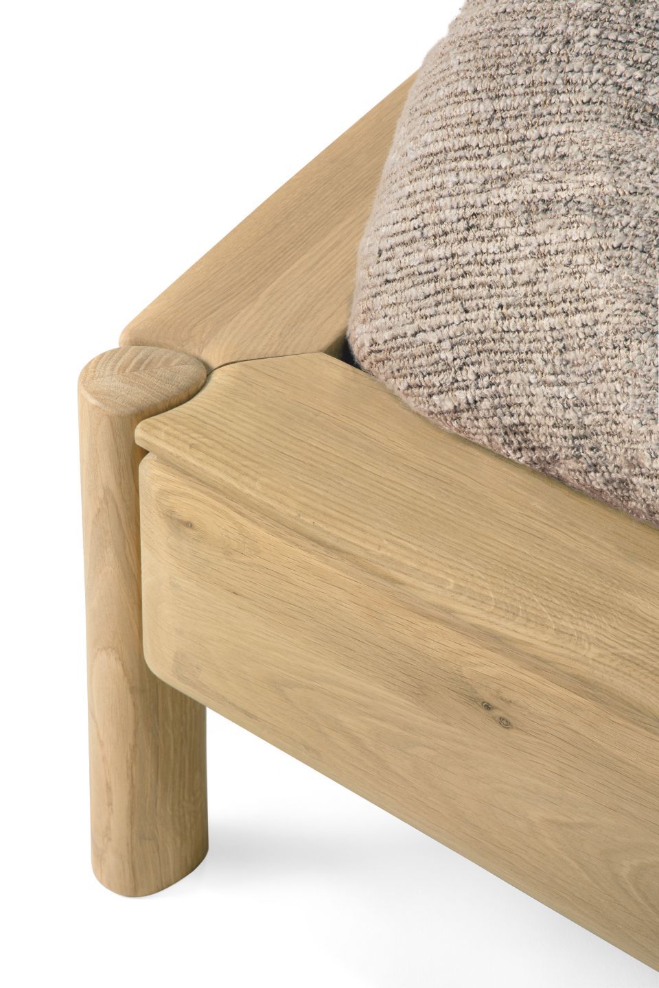 PI-bed met hoofdeinde + bekleding van Ethnicraft