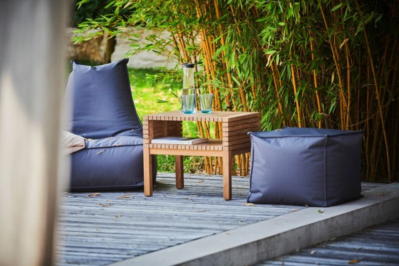Samoa Beistelltisch von Jan Kurtz aus Teakholz mit Ablagefach für Outdoor-Bereiche.