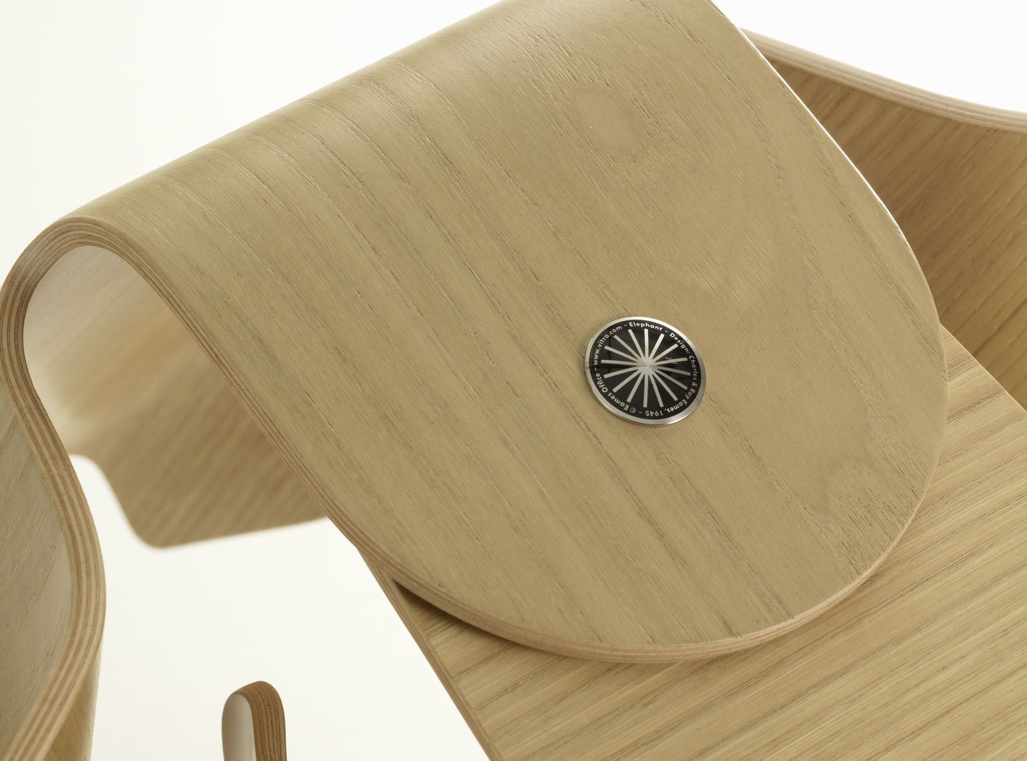 Eames Elephant multiplex kruk Vitra 