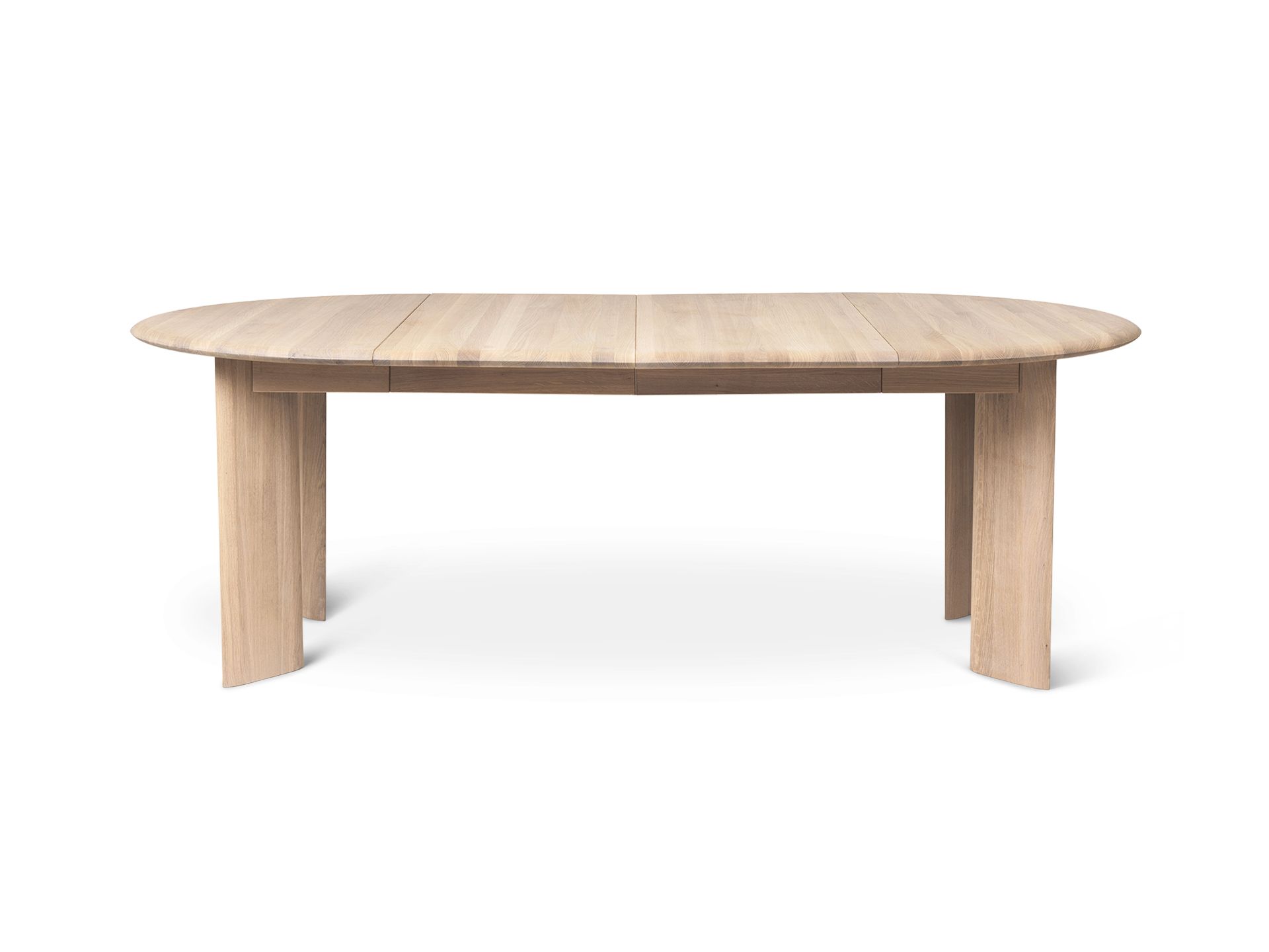 Bevel Table Ausziehtisch von Ferm Living aus geölter Eiche, oval, für Esszimmer.