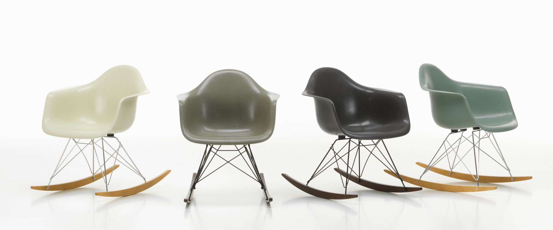 Vitra Eames Schaukelstuhl RAR Fiberglass in verschiedenen Farben, Designklassiker für Wohnzimmer.