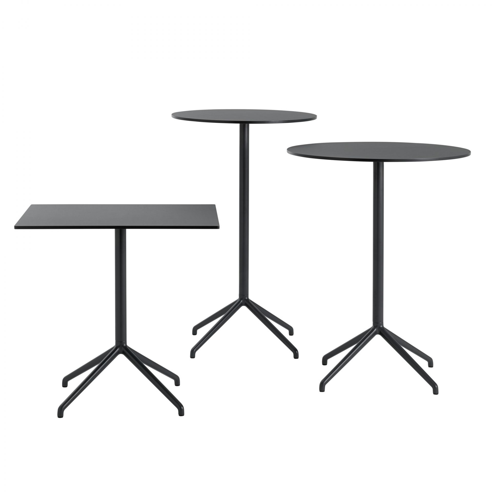 Drei moderne, schwarze Still Cafe Table Beistelltische von Muuto mit runden und quadratischen Tischplatten.