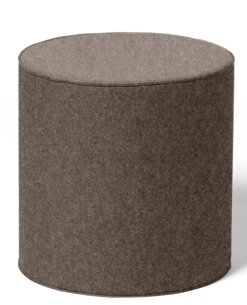 Moderner runder Hocker in Braun aus Filz, ideal als Sitzhocker oder Beistelltisch.