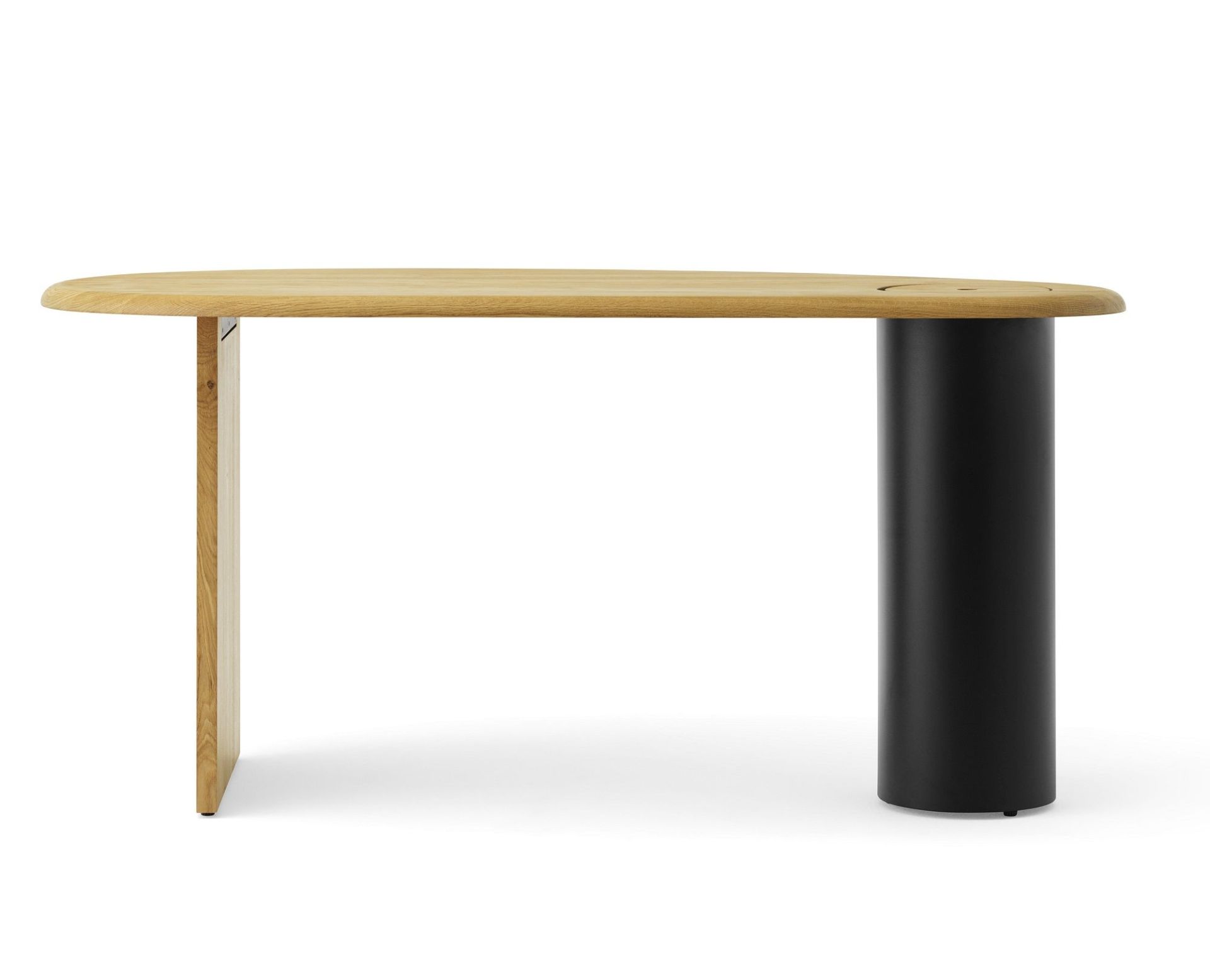 Audo Copenhagen Eclipse Desk Schreibtisch aus Eichenholz mit schwarzem, zylindrischem Bein und Kabeldurchlass.