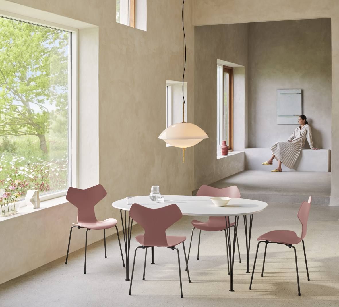 Tafelserie Super Elliptisch van Fritz Hansen