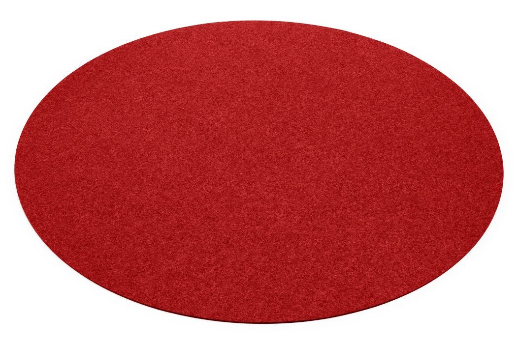 Roter, runder Teppich Bigdot von HEY-SIGN by BWF Group aus Filz, isoliert auf Weiß.