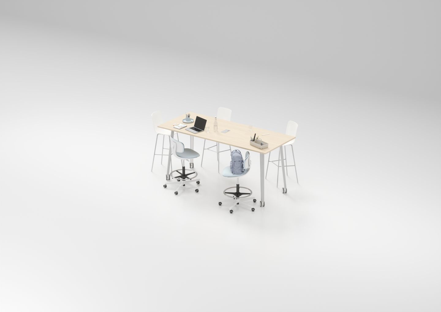 Vitra Rookie High Bürodrehstuhl an Stehtisch mit Laptop, Wasserflasche und Büromaterial, helle Büroumgebung.