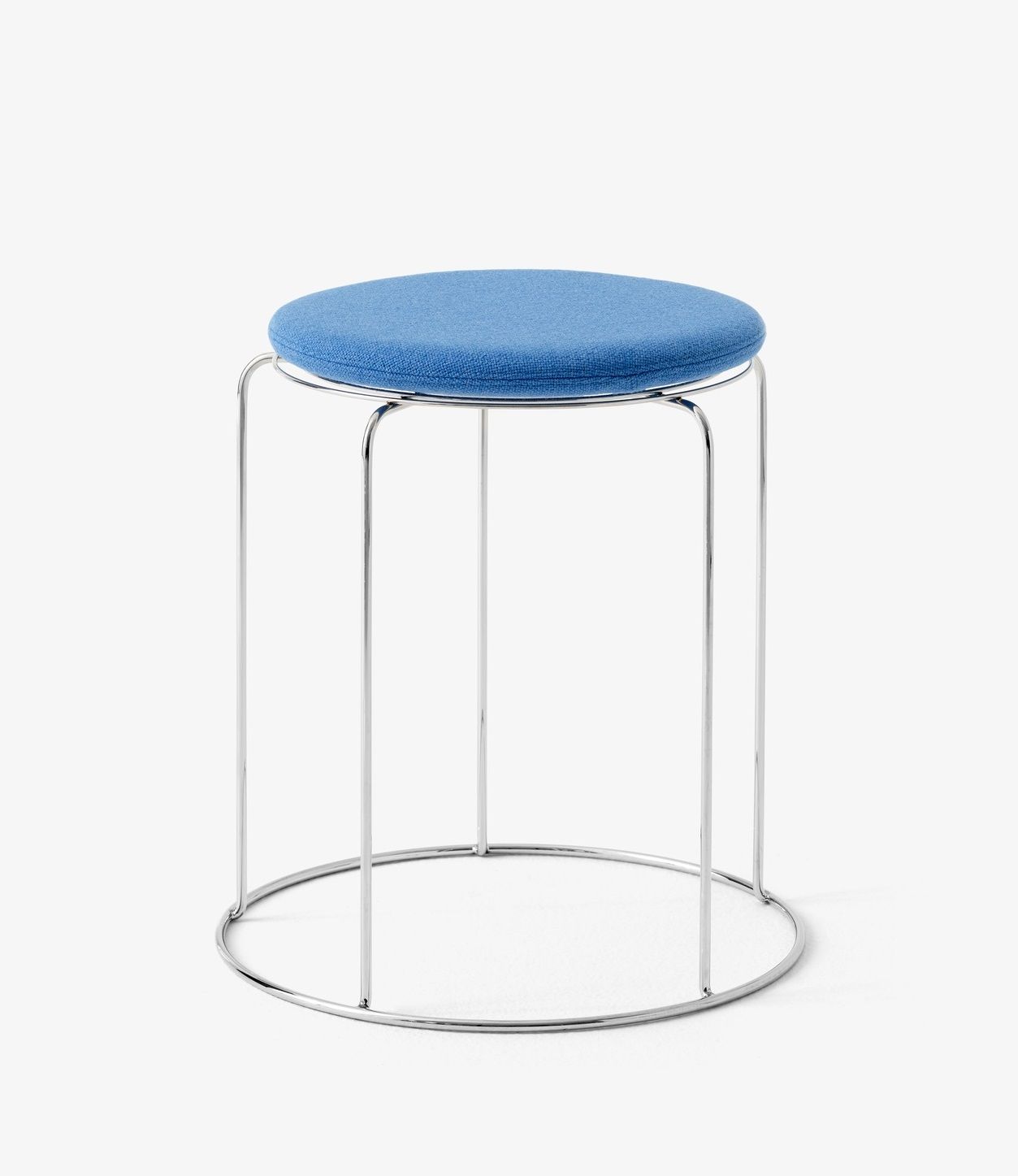 Blaues Sitzkissen für AndTradition Wire Hocker VP11, bequeme Polsterung für mehr Komfort.