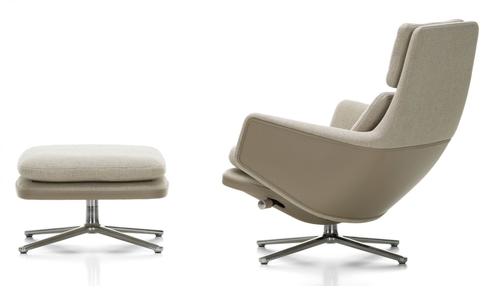 Vitra Grand Relax Sessel mit Ottoman in Beige, Stoffbezug und Drehfuß aus Aluminium.