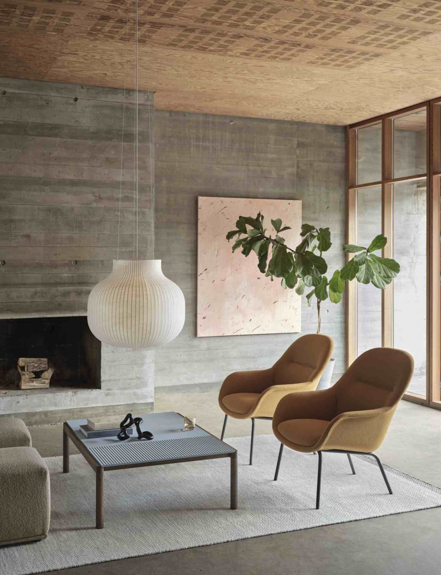 Wohnzimmer mit Muuto Ply Rug Teppich aus recyceltem Polyester, Indoor und Outdoor geeignet.