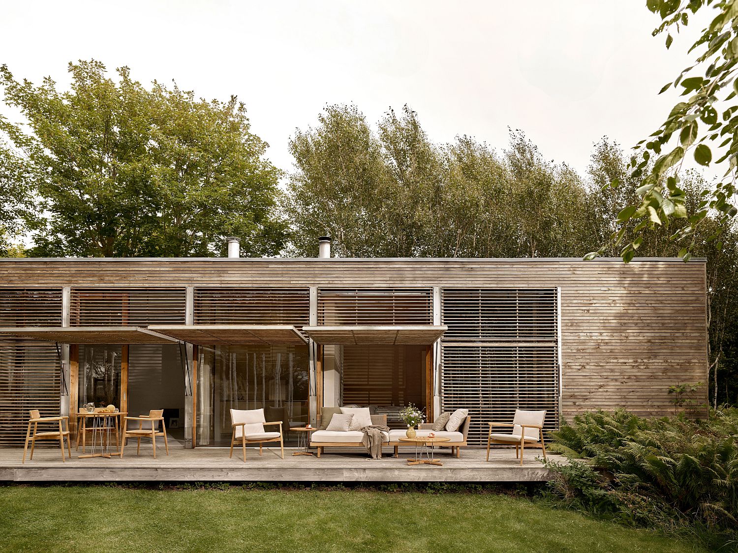 Embrace Outdoor Lounge Chair stoel met kussens van Carl Hansen & Søn