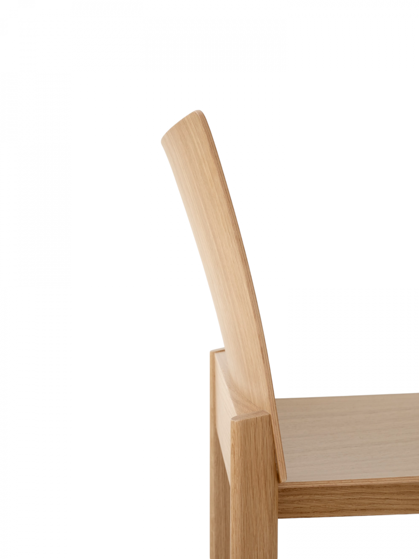 Detailaufnahme des Allwood AV35 Side Chair Stuhls von AndTradition, Holzstuhl, Sitzmöbel.