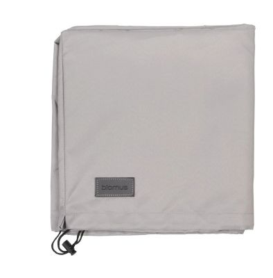 Graue Grow Cover Abdeckhaube von Blomus, Schutzhülle für Gartenmöbel und Pflanzen, mit Kordelzug.