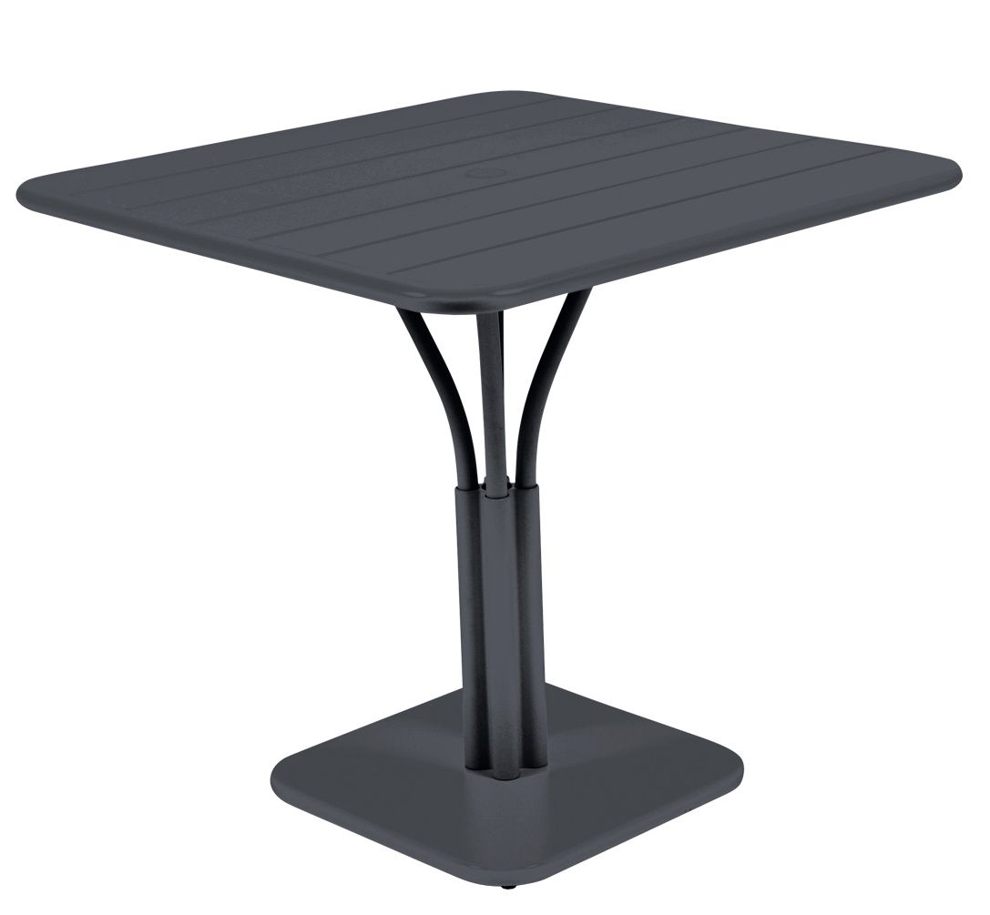 Luxembourg Tisch 80x80 cm von Fermob, quadratischer Gartentisch aus anthrazitfarbenem Metall für den Außenbereich.